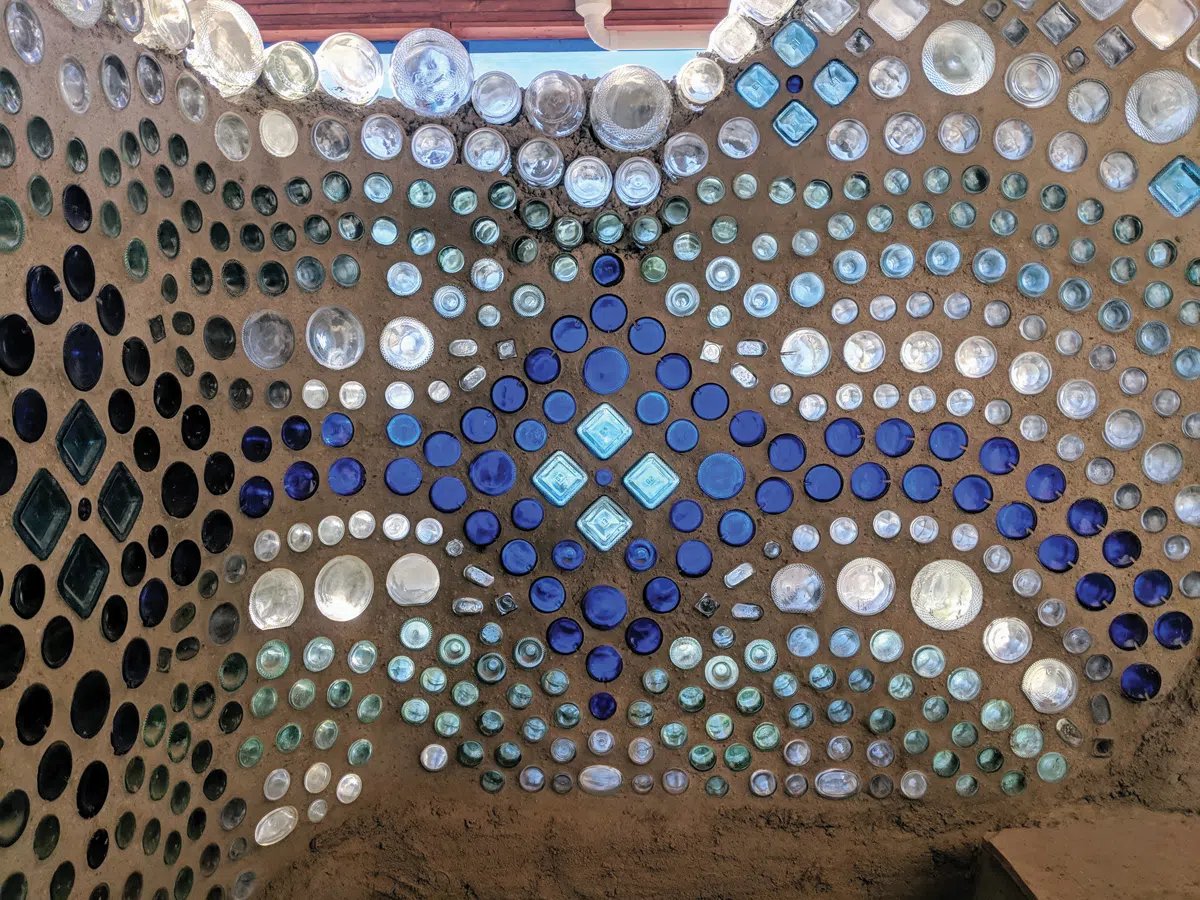 Truchas-Bottle-wall 4