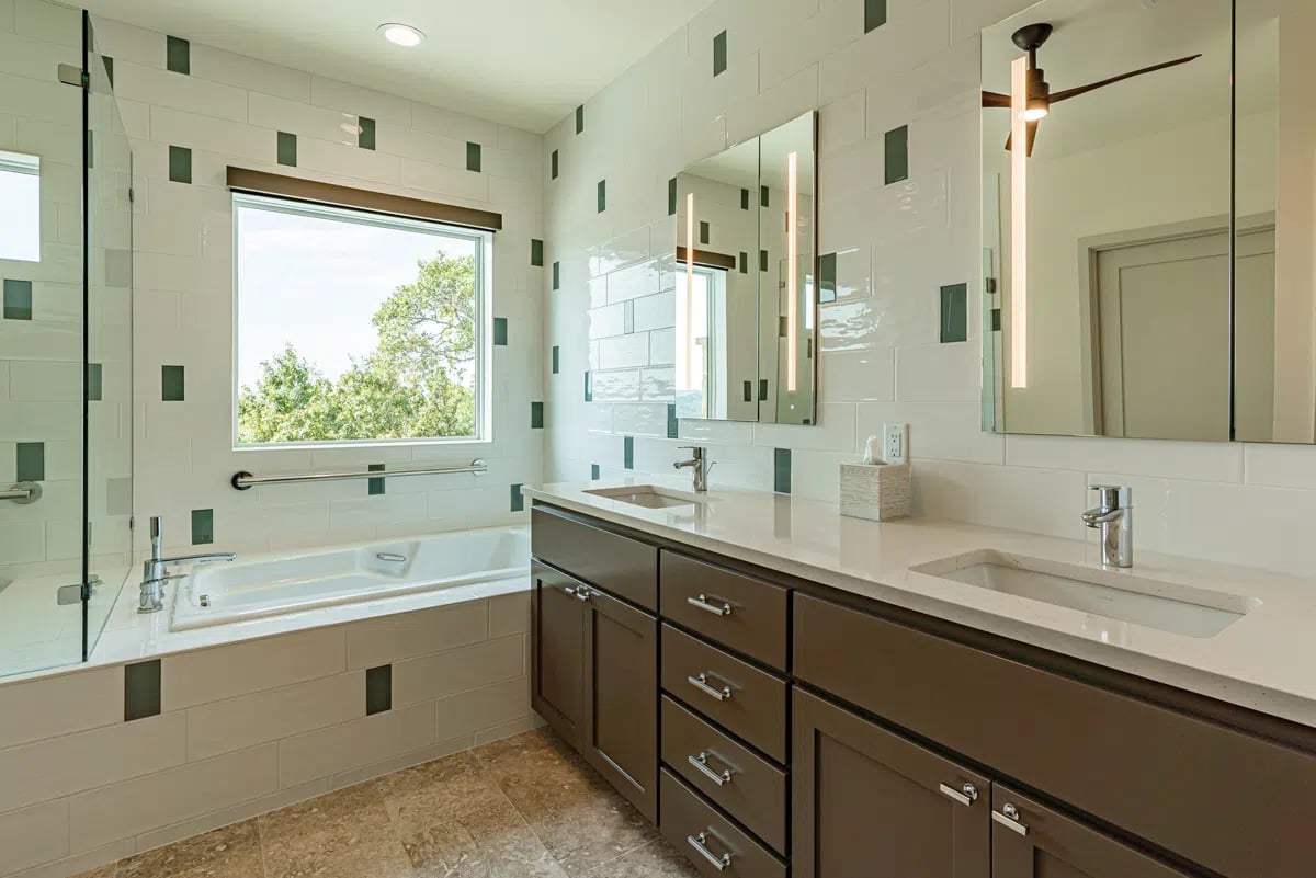 Bathroom - Hillside Retreat - Barley Pfeiffer Architecture