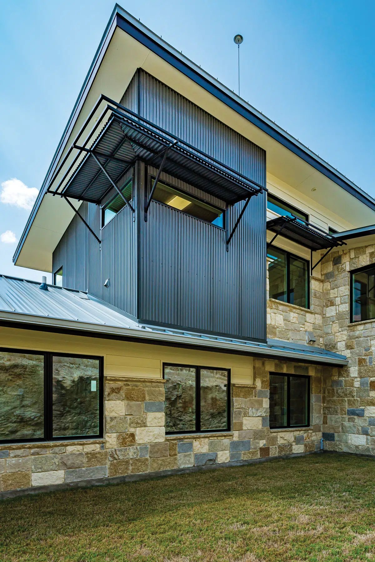 Roof - Hillside Retreat - Barley Pfeiffer Architecture