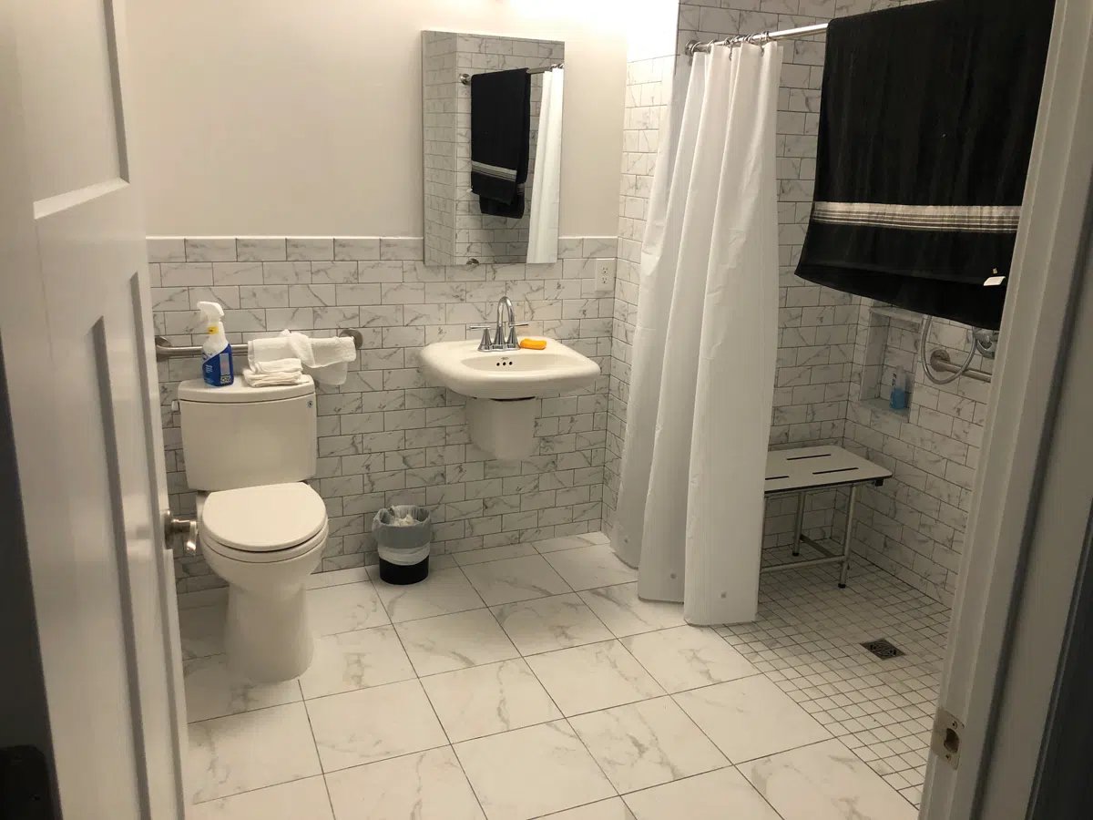 2021-UWLongIsland-5-ADA-Bathroom 300