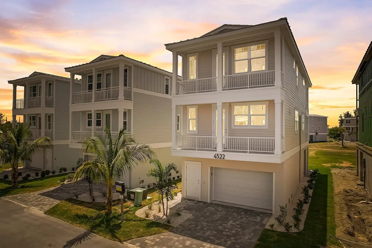 Hunters Marina Vw Wy - VT-001 outside