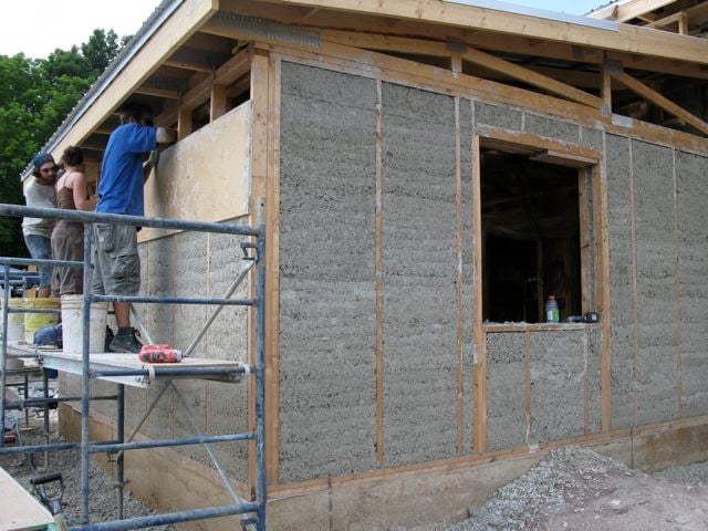 self-insulating concrete