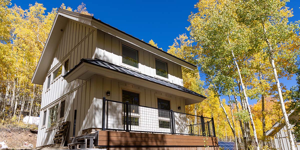 Mariposa Meadows featured