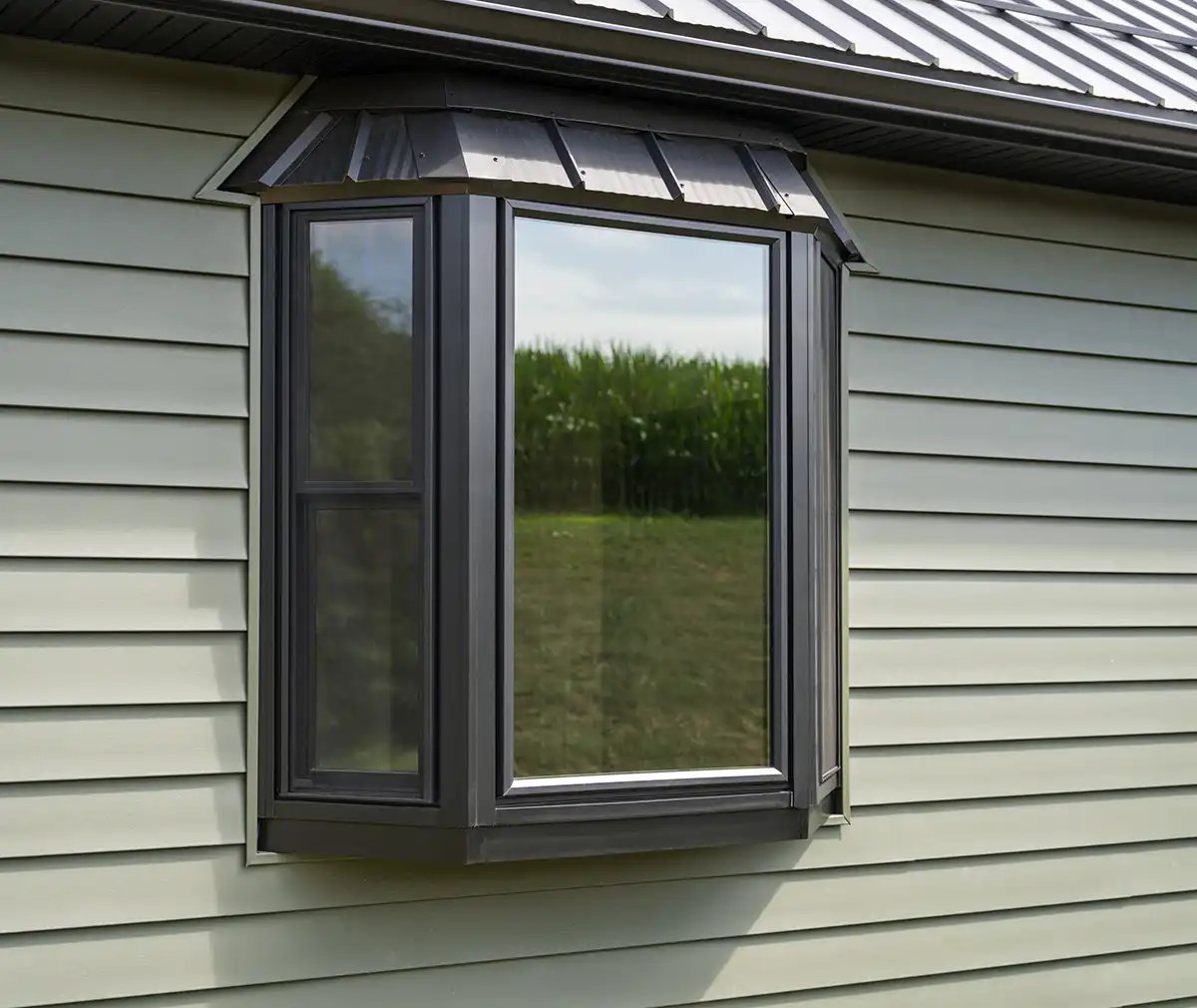 Endure Bay Window, Textured Matte Coal Black