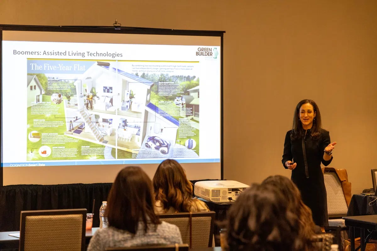 Sara presenting IBS 2023