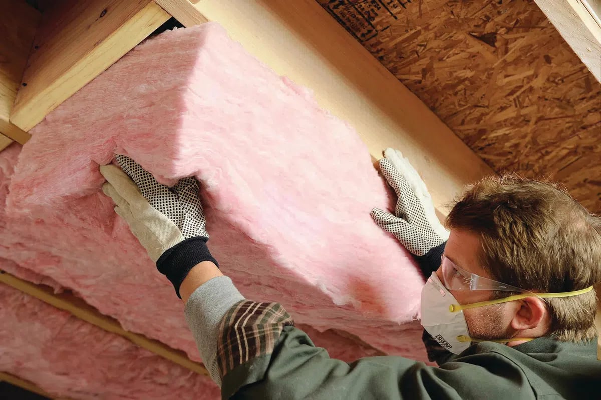 Owens_Corning_insulation_install_-_Owens_Corning