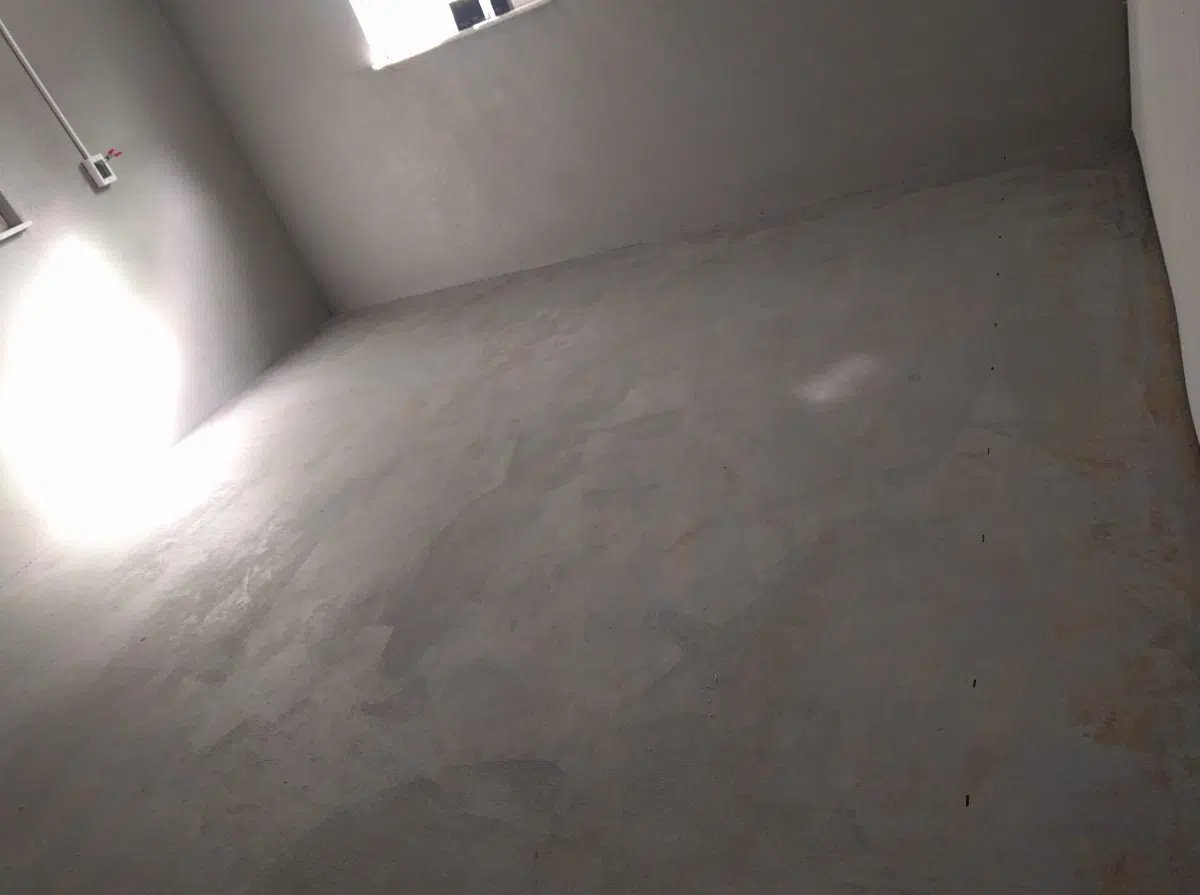 concrete floor with primer