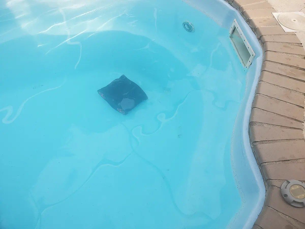 iGarden Pool Cleaner at work