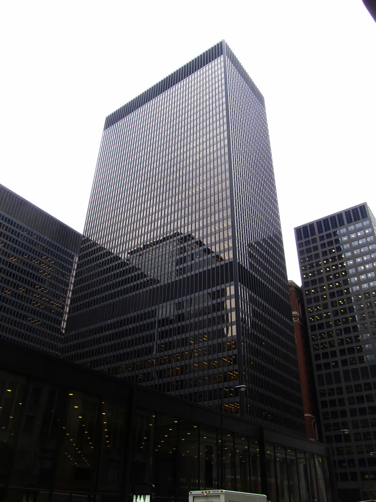 Crossville Kluczynski Federal Building - Lund 300