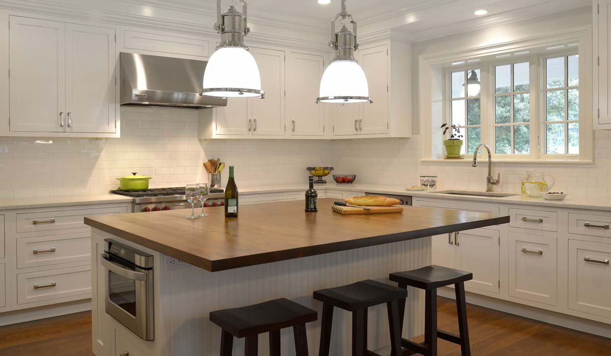A Modern Colonial Kitchen